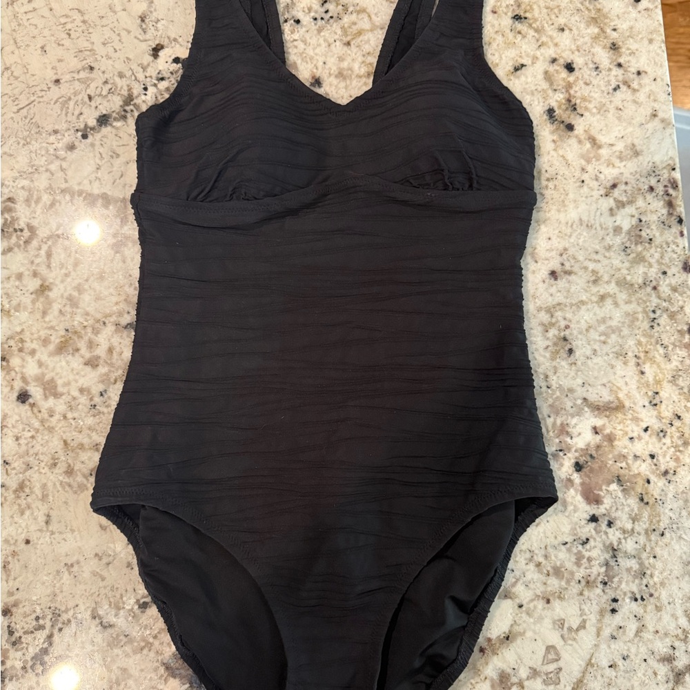 *GENTLY WORN* Women's Lands' End Size 4 Long Textured One Piece